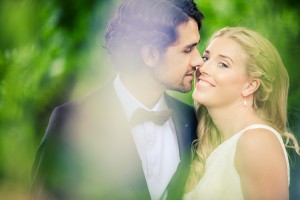 Bröllopsmys i grönskan | Heléne och Patrik - Foto: Viktor Sundberg