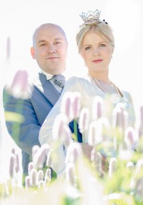 Brudpar i motljus | Marie och Patrik - Foto: Viktor Sundberg